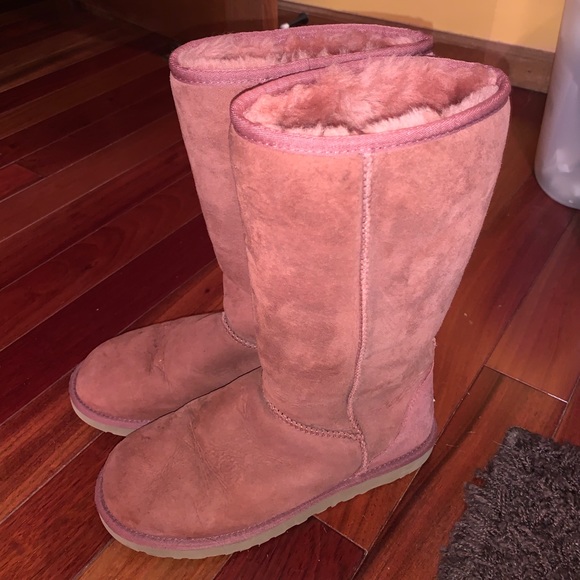 Maroon UGGS - Picture 1 of 6